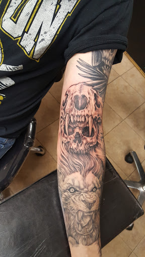 Tattoo Shop «Up In Flames Tattoo», reviews and photos, 1729 Pleasant St, Fall River, MA 02723, USA