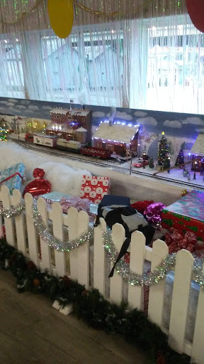 Furniture Store «The Old Cannery Furniture Warehouse», reviews and photos, 13608 Valley Ave E, Sumner, WA 98390, USA