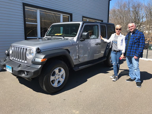 Truck Dealer «Bradshaw Chrysler Jeep», reviews and photos, 554 Main St, Oakville, CT 06779, USA