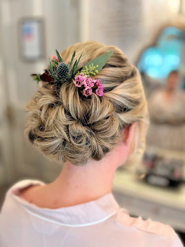 Claire Guy Bridal Hair and Make Up - Barber shop