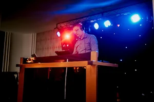 Dawid Gromadzki - DJ, wesela, imprezy okolicznościowe image