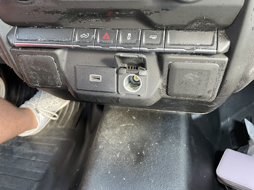 Truck Rental Agency «U-Haul Moving & Storage at Main St», reviews and photos, 1206 N Main St, Bloomington, IL 61701, USA