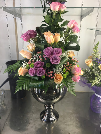 Florist «Irish Rose and GIfts», reviews and photos, 33608 W Seven Mile Rd, Livonia, MI 48152, USA