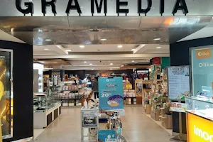 Gramedia Book Store Mall Panakkukang image