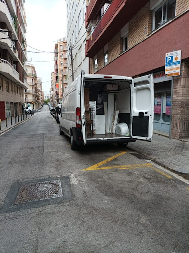 Mudanzas, portes Y vaciado De Pisos Omar empresa de mudanzas en L'Hospitalet de Llobregat