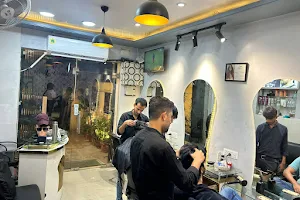 Saalim'S Beauty Salon & Hair fixing center image