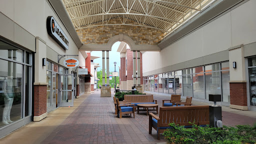 Shopping Mall «Twin Cities Premium Outlets», reviews and photos, 3965 Eagan Outlets Pkwy, Eagan, MN 55122, USA