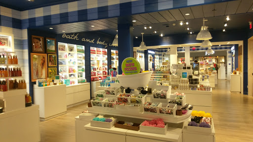 Shopping Mall «Valley River Center», reviews and photos, 293 Valley River Center, Eugene, OR 97401, USA