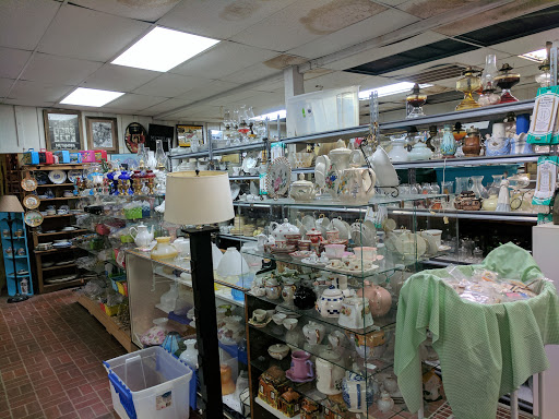 Antique Store «The Country Store», reviews and photos, 3850 Nashville Rd, Franklin, KY 42134, USA