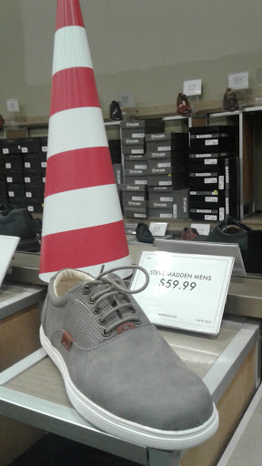 Shoe Store «DSW Designer Shoe Warehouse», reviews and photos, 160 Oakway Rd #300, Eugene, OR 97401, USA