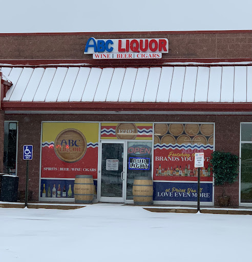 Wine Market, 12207 Dorsett Rd, Maryland Heights, MO 63043, USA, 