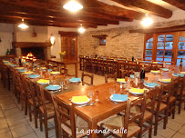 Atmosphère du Restaurant français Restaurant de La Calmette à Arvieu - n°3