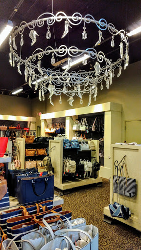 Shoe Store «DSW Designer Shoe Warehouse», reviews and photos, 17100 Southcenter Pkwy, Tukwila, WA 98188, USA