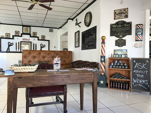 Barber Shop «LEGENDZ CLASSIC BARBER SHOP», reviews and photos, 207 N Center St, Arlington, TX 76011, USA