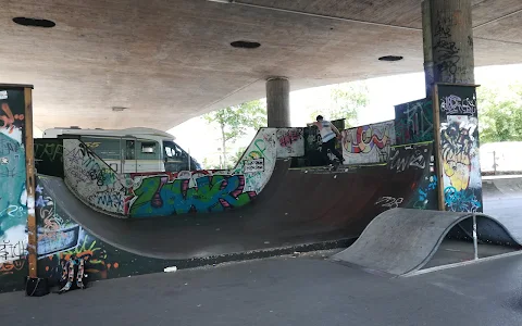 Skatepark Adenauer Brücke - Oberesslingen image
