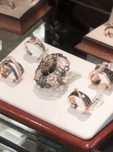 Jewelry Store «Pearce Jewelers», reviews and photos, 41 Glen Rd, West Lebanon, NH 03784, USA