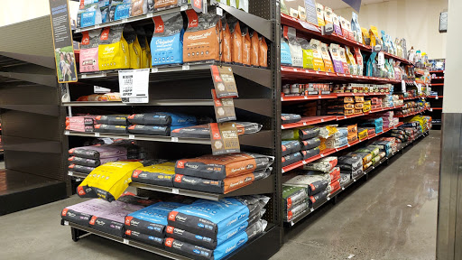 Pet Supply Store «Petco Animal Supplies», reviews and photos, 18200 NW Evergreen Pkwy, Beaverton, OR 97006, USA