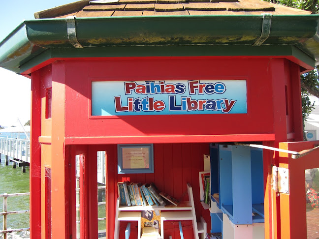 Reviews of The Smallest Public Library of the world in Paihia - Library