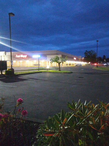 Grocery Store «Fred Meyer», reviews and photos, 2855 Broadway St NE, Salem, OR 97303, USA