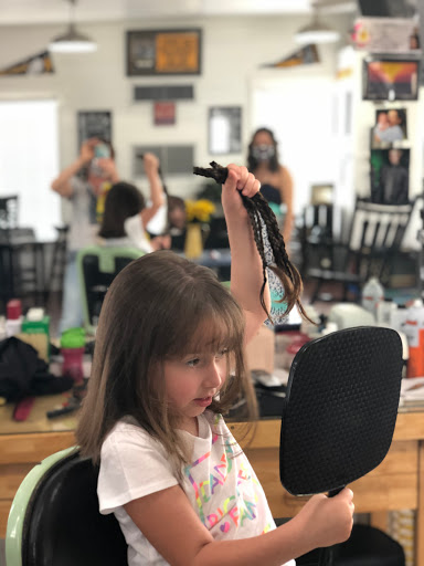 Barber Shop «The Little White House Barber Shop», reviews and photos, 11907 Fort King Hwy, Thonotosassa, FL 33592, USA