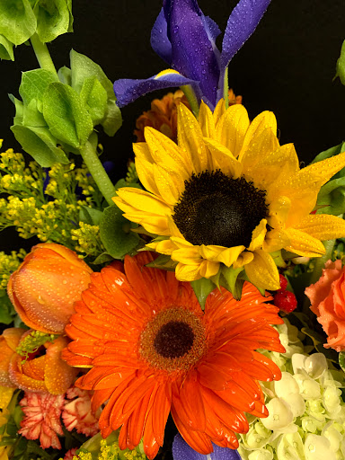 Florist «Mid Cities Florist», reviews and photos, 3225 Harwood Rd F, Bedford, TX 76021, USA
