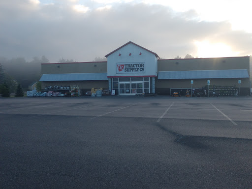 Home Improvement Store «Tractor Supply Co.», reviews and photos, 88 Center Rd, Morrisville, VT 05661, USA