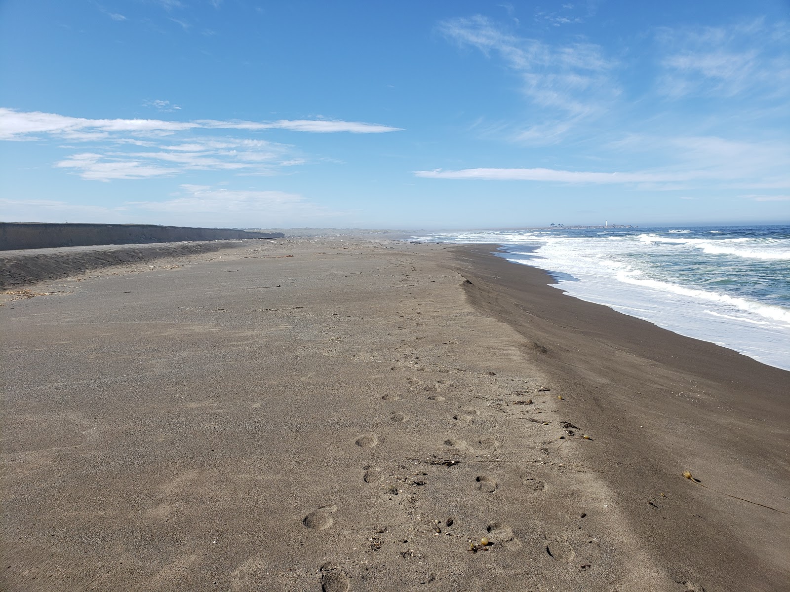 Photo of Manchester Park with long straight shore