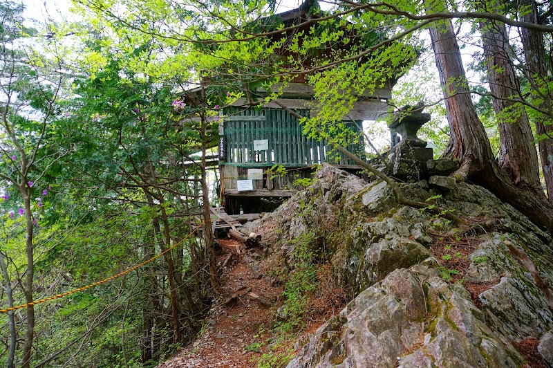 根本山神社本社