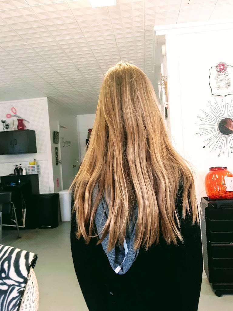 The Cutting Edge Salon 39465