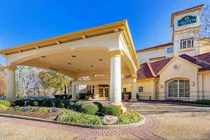 La Quinta Inn & Suites by Wyndham Raleigh Cary image