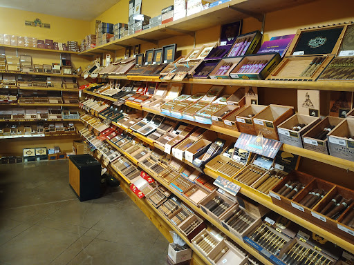 Cigar Towne, 1127 Eldridge Pkwy #500, Houston, TX 77077, USA, 