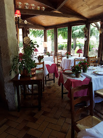 Atmosphère du Restaurant gastronomique Le Relais de la Tour à La Chaussée-Saint-Victor - n°13