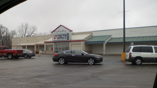 Home Improvement Store «Tractor Supply Co.», reviews and photos, 2202 N Park Rd, Connersville, IN 47331, USA