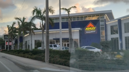 Furniture Store «Ashley HomeStore», reviews and photos, 3775 N Federal Hwy, Oakland Park, FL 33308, USA
