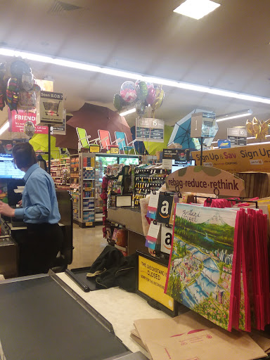 Grocery Store «Safeway», reviews and photos, 2836 Pacific Ave, Forest Grove, OR 97116, USA