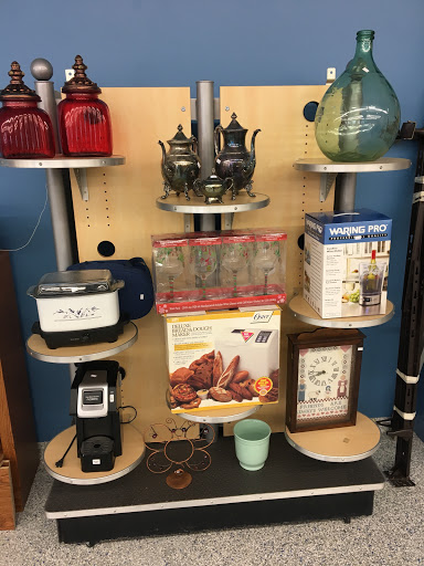 Thrift Store «Peninsula Rescue Mission Thrift Store», reviews and photos, 6200 Jefferson Ave, Newport News, VA 23605, USA