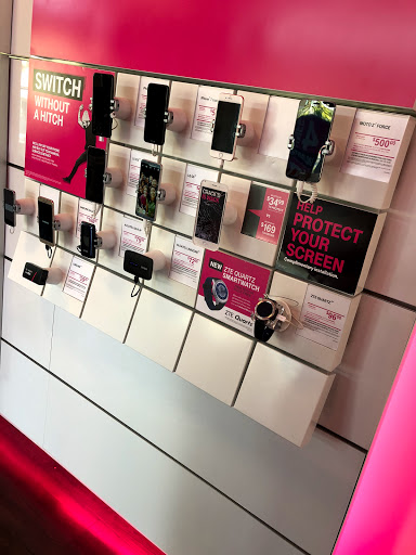 Cell Phone Store «T-Mobile», reviews and photos, 41093 Fremont Blvd #104, Fremont, CA 94538, USA