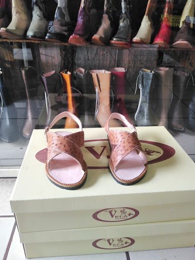 BOTAS VELA