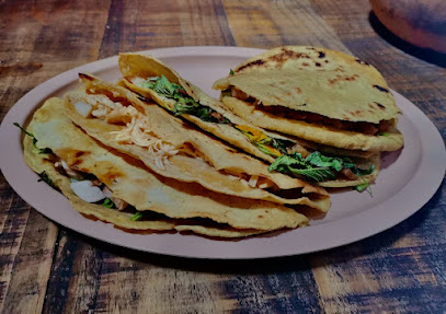 Mis Amores gorditas, quesadillas, sopes, tacos - Av. Gral. Felipe Angeles 1, Centro, 76800 San Juan del Río, Qro., Mexico