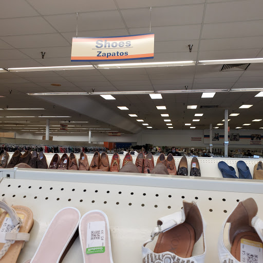 Thrift Store «Goodwill of North Georgia: Kennesaw Store and Donation Center», reviews and photos, 2500 Cobb Pkwy N, Kennesaw, GA 30152, USA