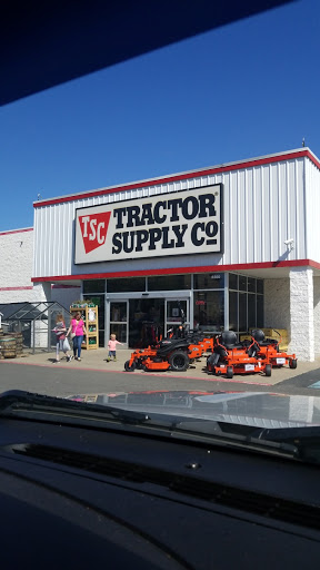 Home Improvement Store «Tractor Supply Co.», reviews and photos, 2280 Sanders Rd, Conway, AR 72032, USA