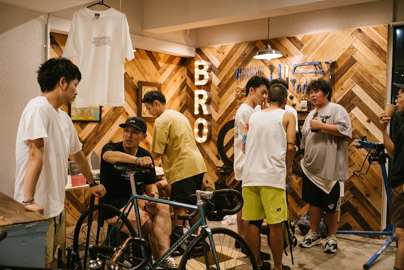 BROTURES YOKOHAMA (ブローチャーズ横浜/自転車屋/ピストバイク)