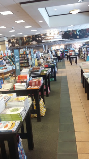 Book Store «Barnes & Noble», reviews and photos, 3055 S Glenstone Ave, Springfield, MO 65804, USA