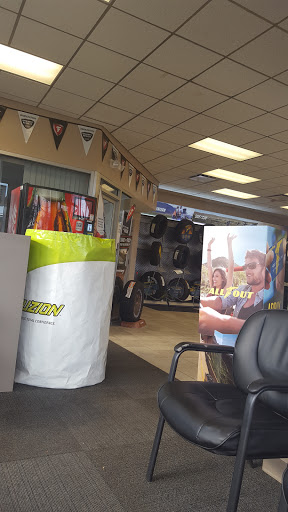 Tire Shop «Modern Tire & Auto Service», reviews and photos, 3455 Berlin Turnpike, Newington, CT 06111, USA