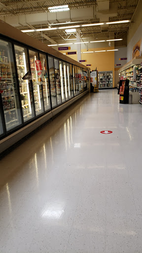 Grocery Store «Super Stop & Shop», reviews and photos, 600 Kinderkamack Rd, Emerson, NJ 07630, USA