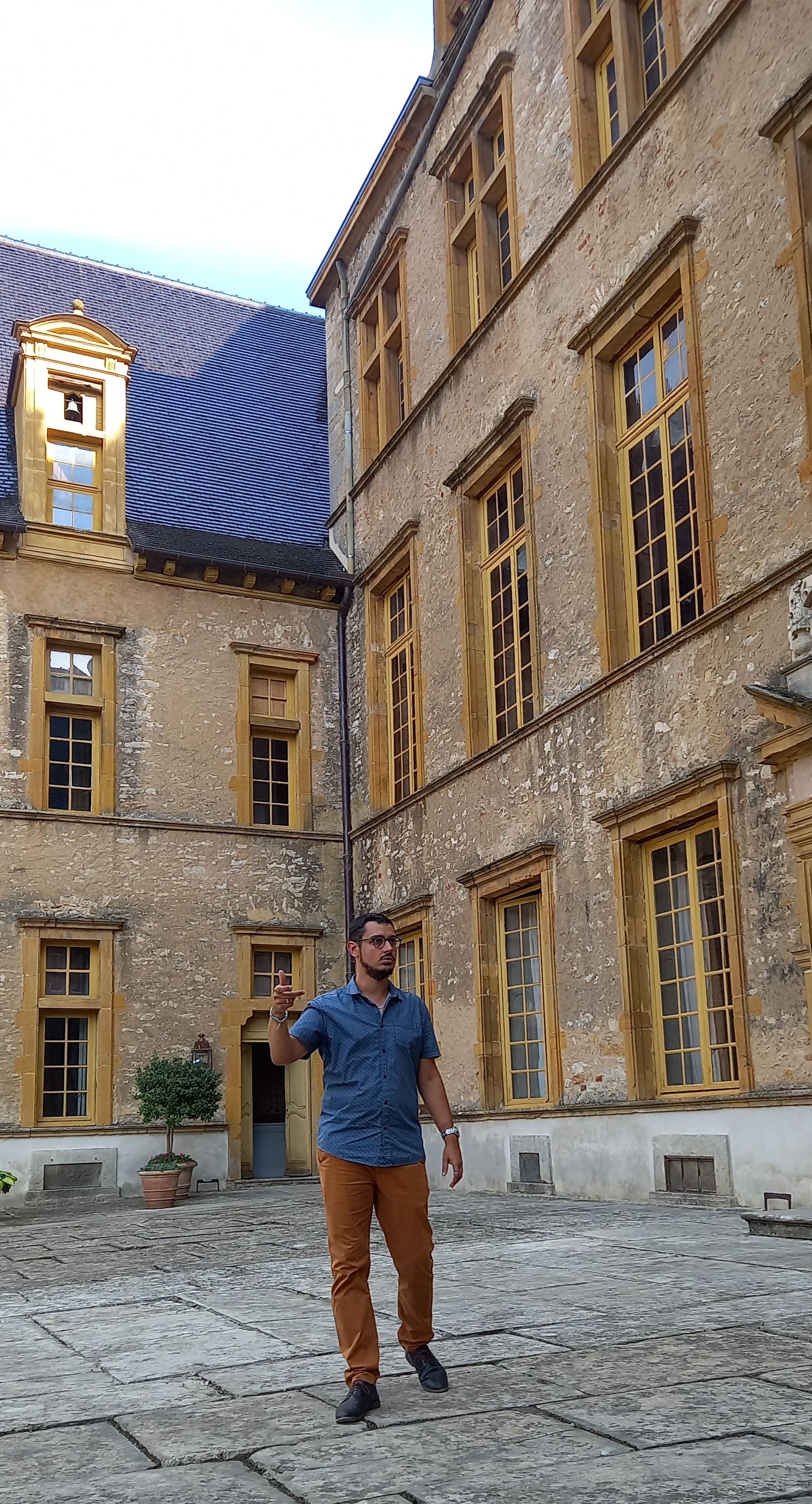 Photo n° 2 de l'avis de Maestra.a fait le 29/08/2022 à 20:17