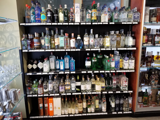 Liquor Store «Pearl Specialty Market & Spirits», reviews and photos, 900 NW Lovejoy St, Portland, OR 97209, USA