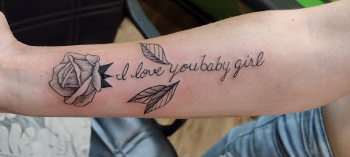 Tattoo Shop «Hollywood Twisted Needles», reviews and photos, 618 S Patterson St, Valdosta, GA 31601, USA