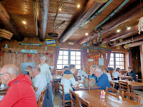 Atmosphère du Restaurant français Chalet du Puy Mary à Le Claux - n°2