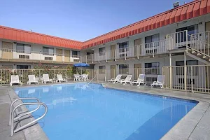 Days Inn by Wyndham Fresno South image